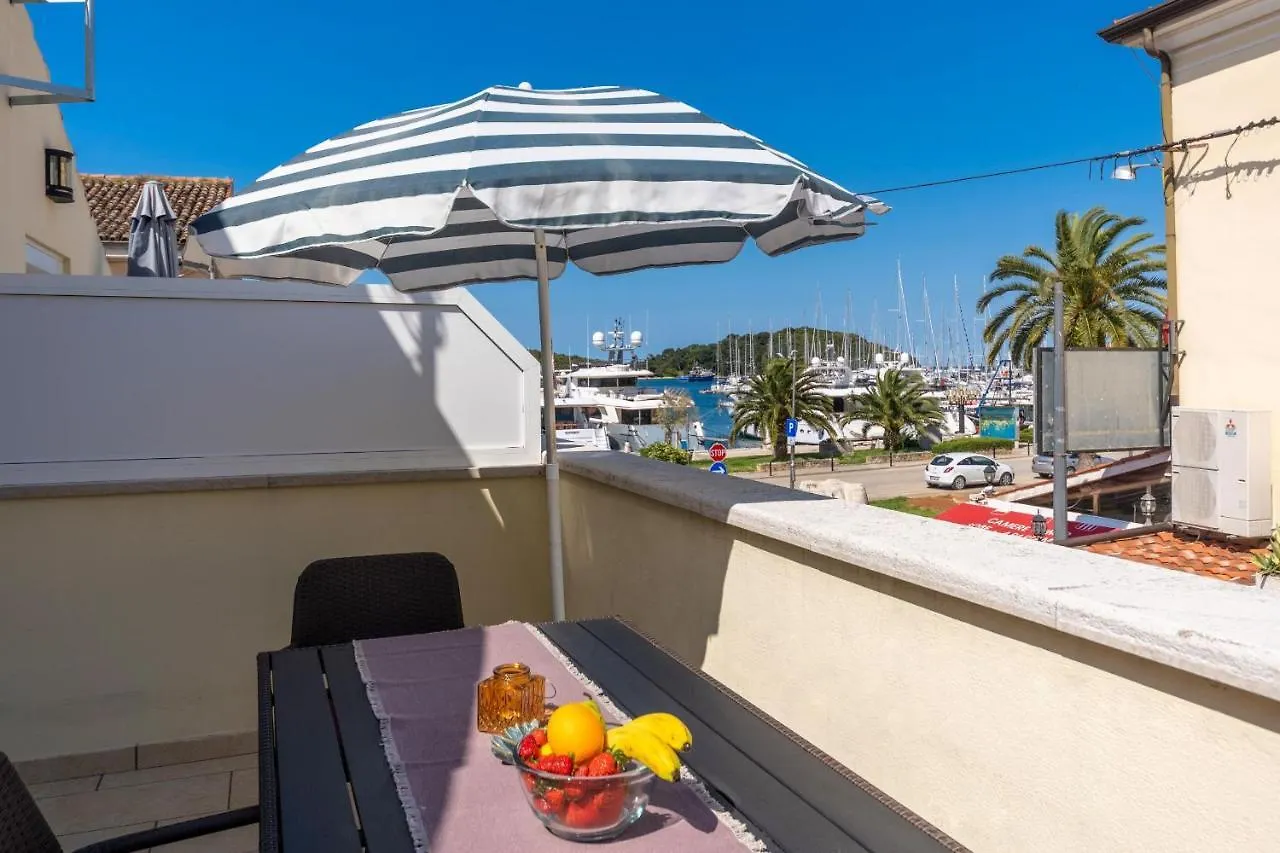 Apartments Deny Vrsar Kroatien