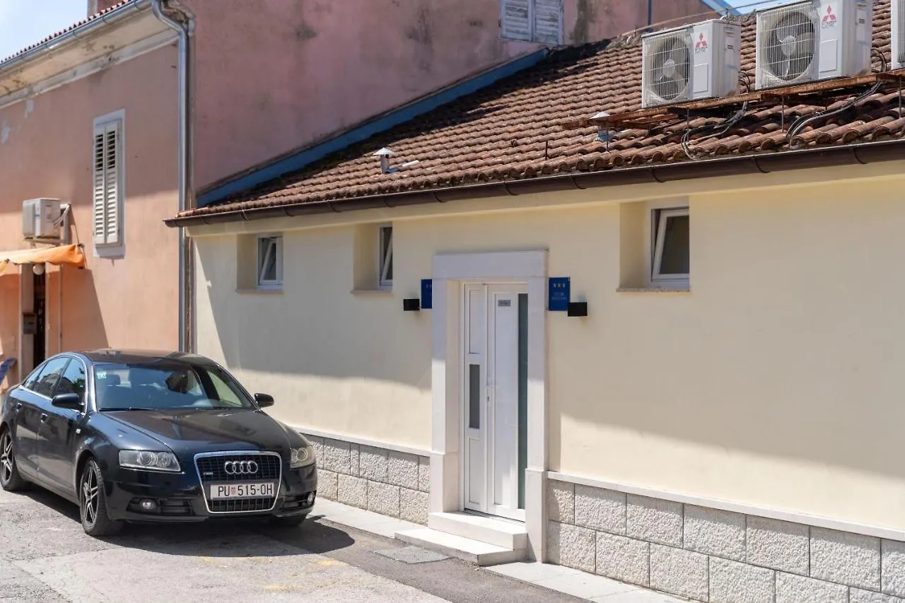 Apartments Deny Vrsar 0*,  Croatia