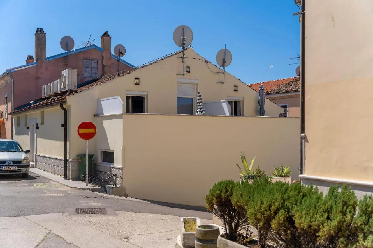 Apartments Deny Vrsar 0*,