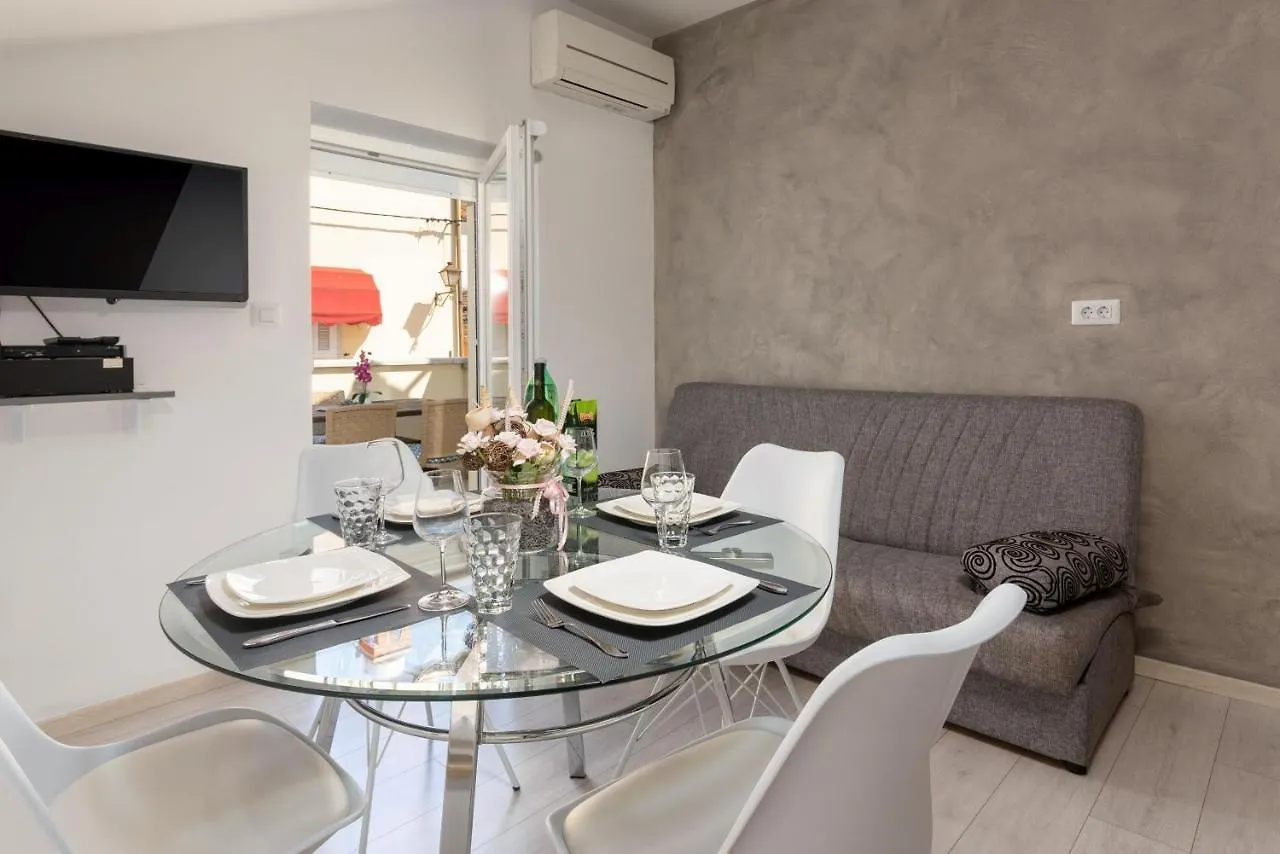 Apartments Deny Vrsar 0*,  Croatia
